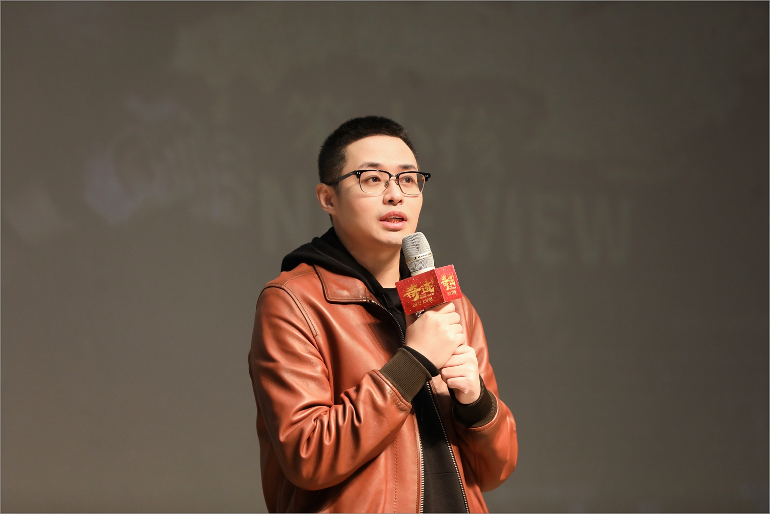 导演回答学生提问.jpg